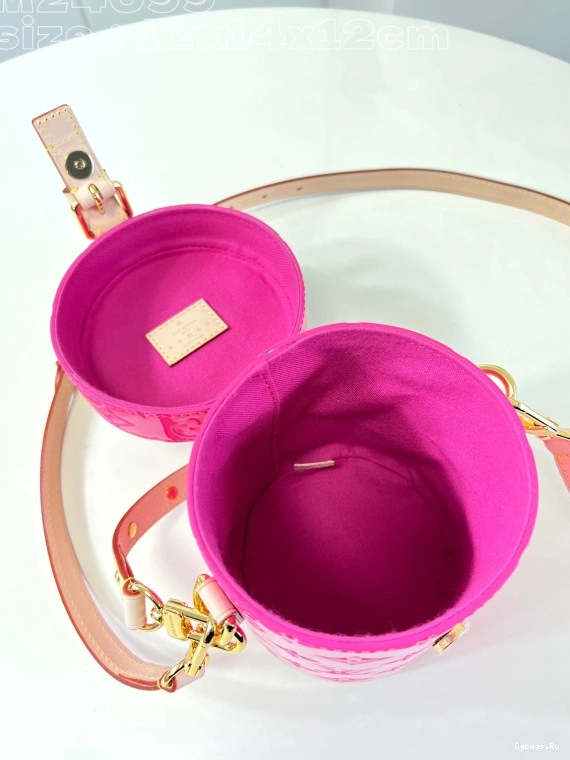 LOUIS VUITTON Astor 0203